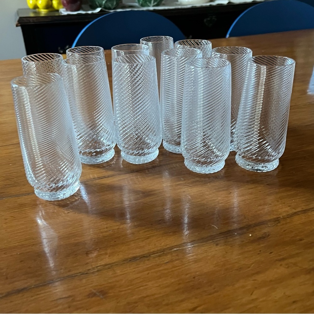 Vintage Set of 12 Optical Swirl Liqueur Glasses - Picture 3 of 6
